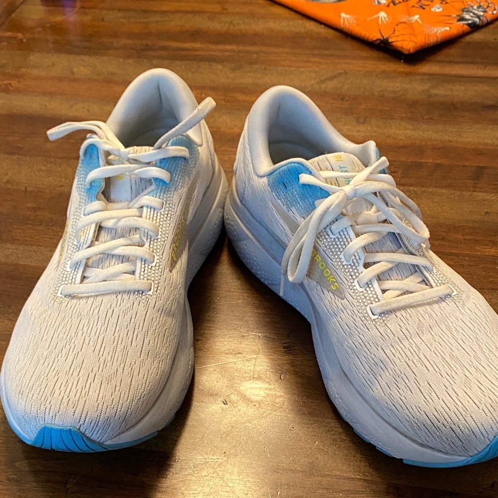 Brooks Ghost 16 Neutral Athletic Sneakers